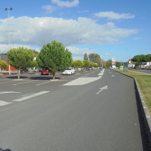 centre commercial de Ribérac (Enrobé -Thiviers 2017)